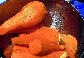 Полезные свойства моркови для мужчин и женщин
