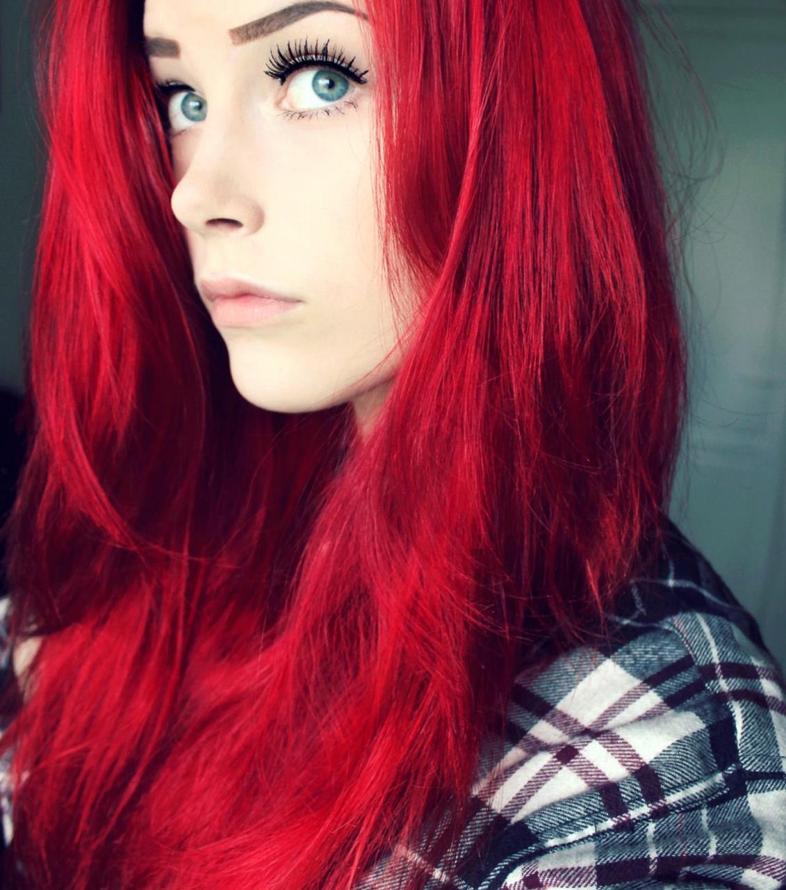 Как вы относитесь к девушкам с красными волосами
