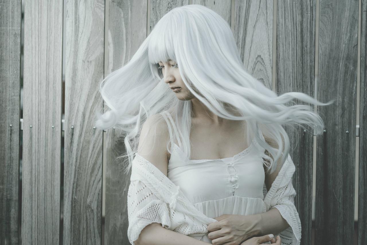 фото голая девочка с белыми волосами фото 42